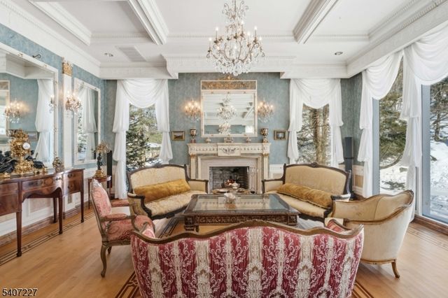 12 E Saddle River Rd, Saddle River Boro, NJ 07458