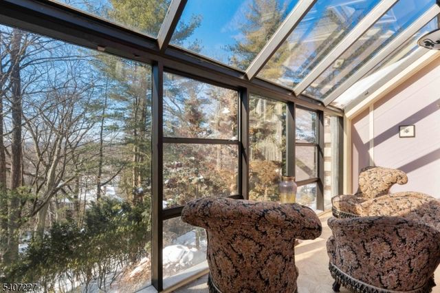 12 E Saddle River Rd, Saddle River Boro, NJ 07458