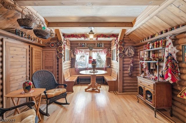 12 E Saddle River Rd, Saddle River Boro, NJ 07458