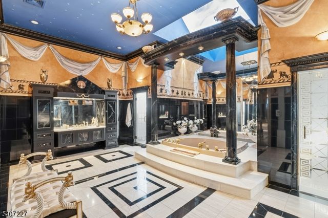 12 E Saddle River Rd, Saddle River Boro, NJ 07458