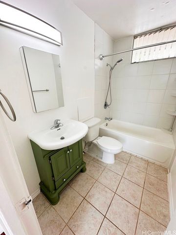 95-2035 Waikalani Place B404, Mililani, HI 96789