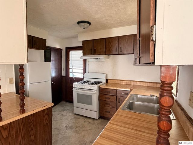 5021 S 37th, Omaha, NE 68107