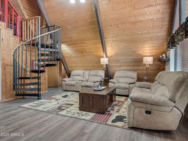 475 Barnwood Trail, Munds Park, AZ 86017