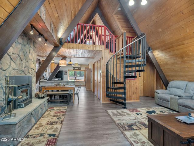 475 Barnwood Trail, Munds Park, AZ 86017