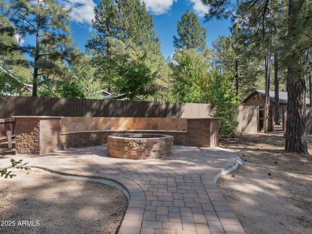 475 Barnwood Trail, Munds Park, AZ 86017