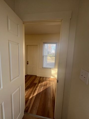 14 Richmond 1, Gardner, MA 01440