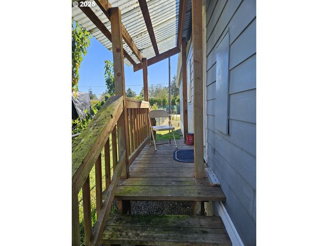 90797 TRAVIS Ln, Coos Bay, OR 97420