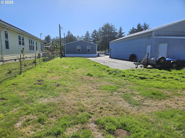 90797 TRAVIS Ln, Coos Bay, OR 97420