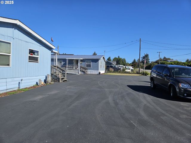 90797 TRAVIS Ln, Coos Bay, OR 97420