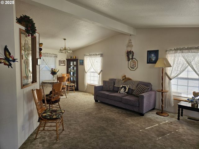 90797 TRAVIS Ln, Coos Bay, OR 97420