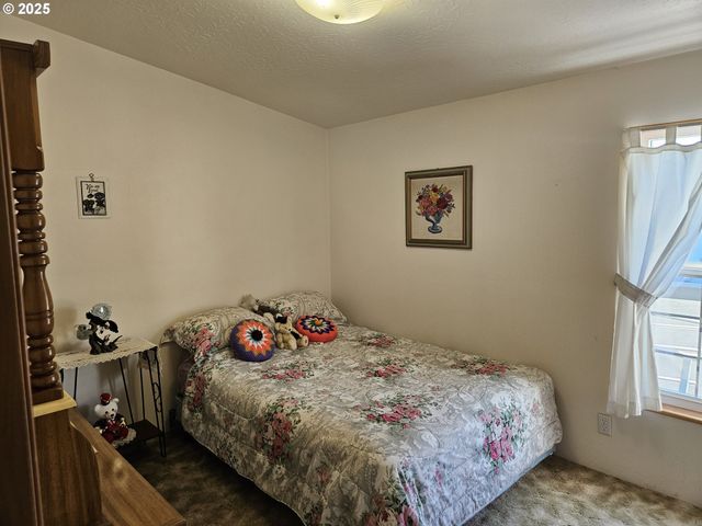 90797 TRAVIS Ln, Coos Bay, OR 97420