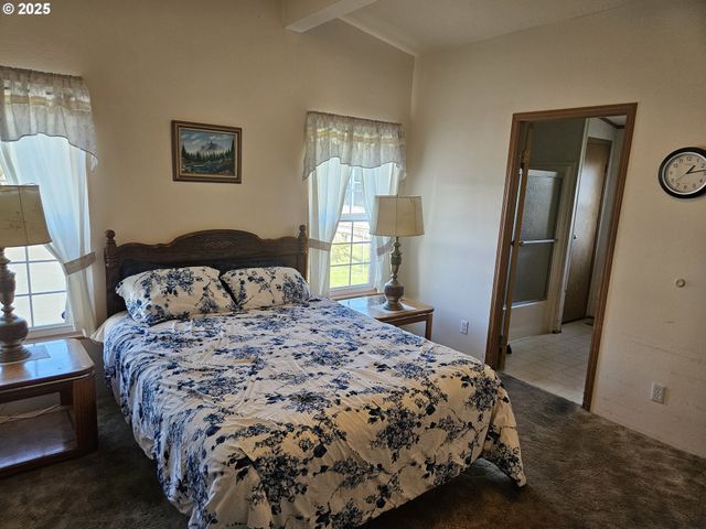 90797 TRAVIS Ln, Coos Bay, OR 97420