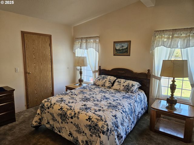 90797 TRAVIS Ln, Coos Bay, OR 97420