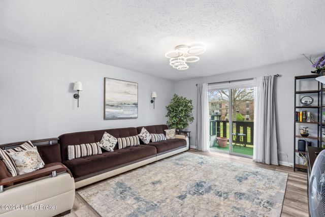 3505 Lodge Ln APT 212, Louisville, KY 40218