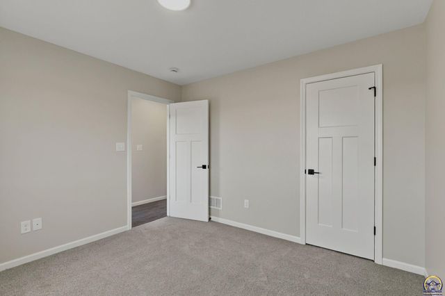 1923 NW Greenwood CT, Topeka, KS 66608