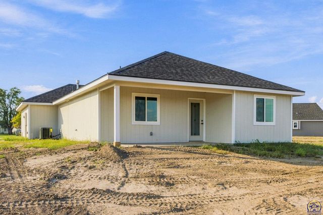 1923 NW Greenwood CT, Topeka, KS 66608