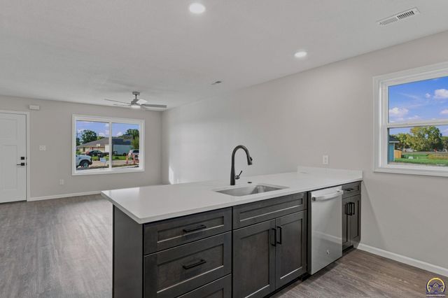 1923 NW Greenwood CT, Topeka, KS 66608