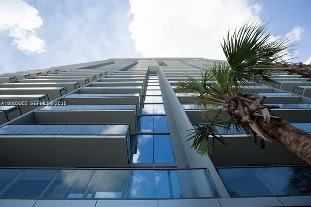 68 SE 6th St 3210, Miami, FL 33131