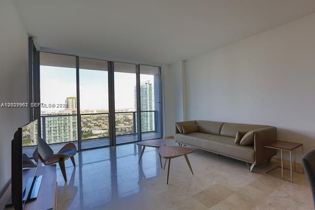 68 SE 6th St 3210, Miami, FL 33131