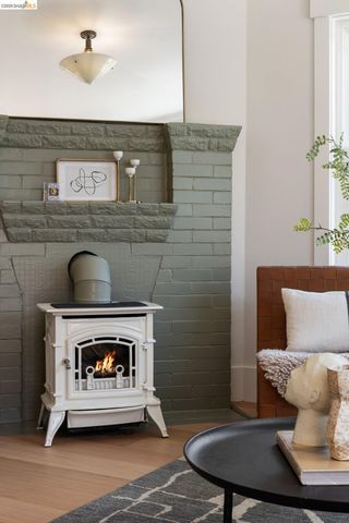 851 Arlington Ave, Oakland, CA 94608