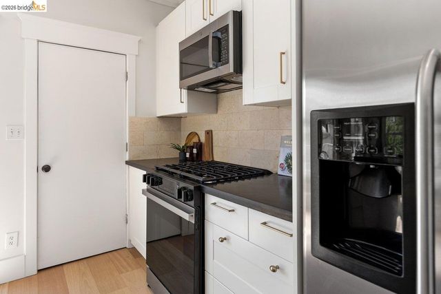851 Arlington Ave, Oakland, CA 94608