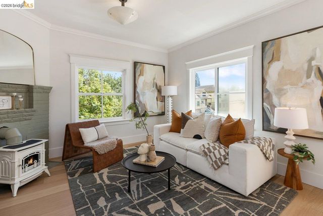 851 Arlington Ave, Oakland, CA 94608