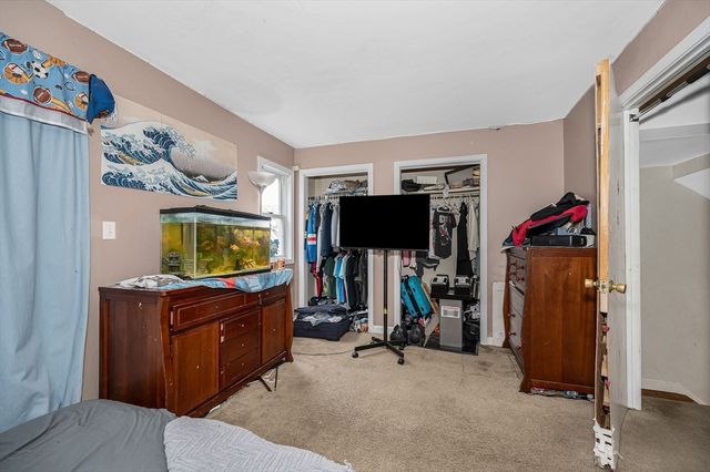 38 Farmland Rd C, Lowell, MA 01850