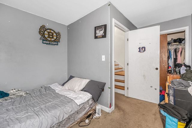 38 Farmland Rd C, Lowell, MA 01850