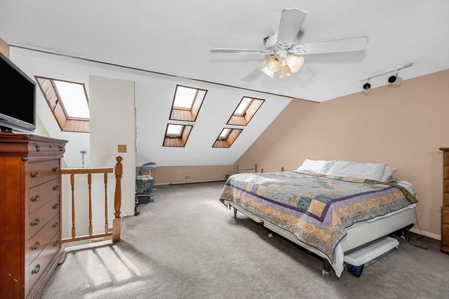 38 Farmland Rd C, Lowell, MA 01850