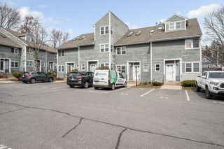 38 Farmland Rd C, Lowell, MA 01850