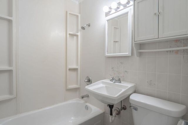 1132 Farrington Street, Saint Paul, MN 55117