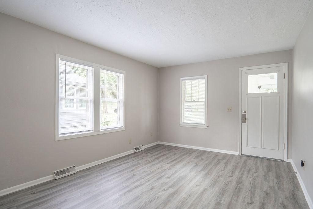 1132 Farrington Street, Saint Paul, MN 55117