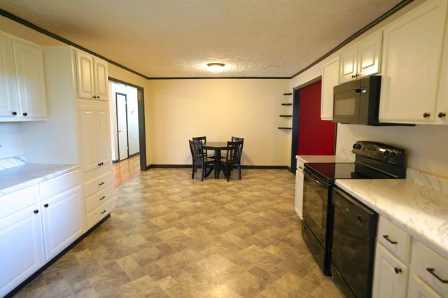 85 Charjean Dr, Jackson, TN 38305