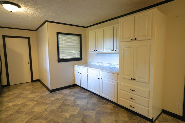 85 Charjean Dr, Jackson, TN 38305