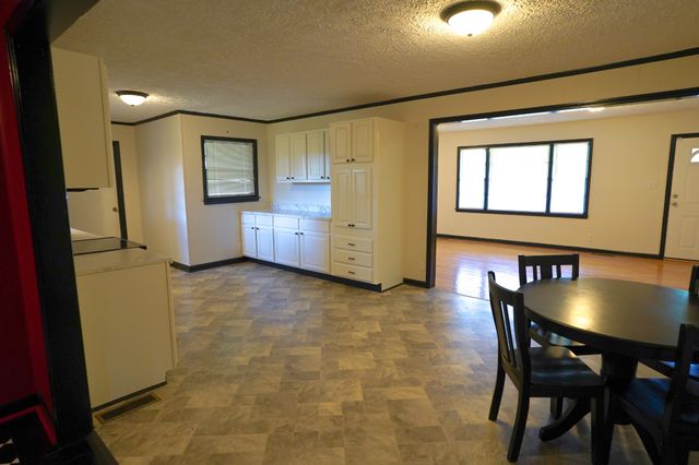 85 Charjean Dr, Jackson, TN 38305