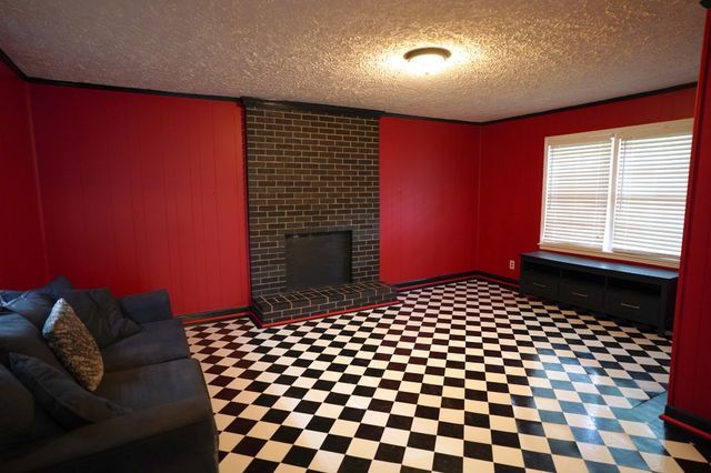 85 Charjean Dr, Jackson, TN 38305