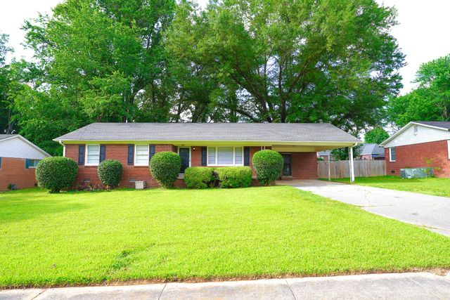 85 Charjean Dr, Jackson, TN 38305