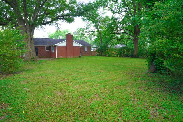 85 Charjean Dr, Jackson, TN 38305