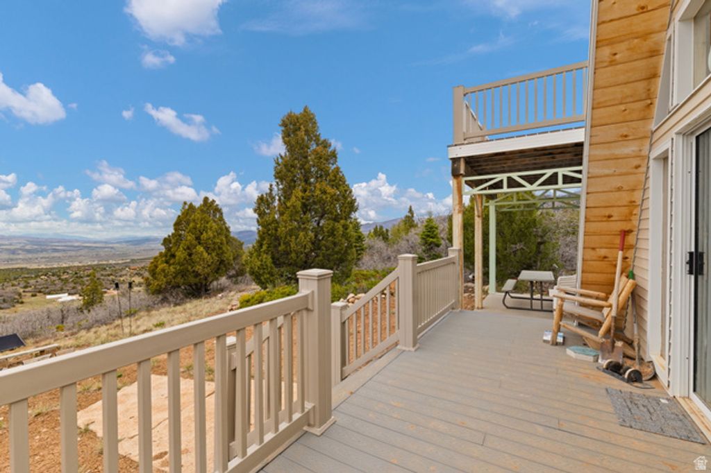 Image 12 of property listing at 116 N OAK CREST DR, Mt Pleasant, UT 84647