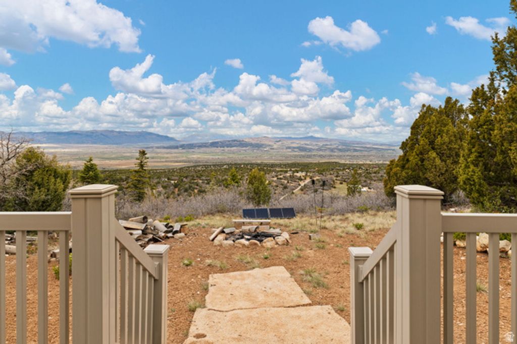 Image 13 of property listing at 116 N OAK CREST DR, Mt Pleasant, UT 84647
