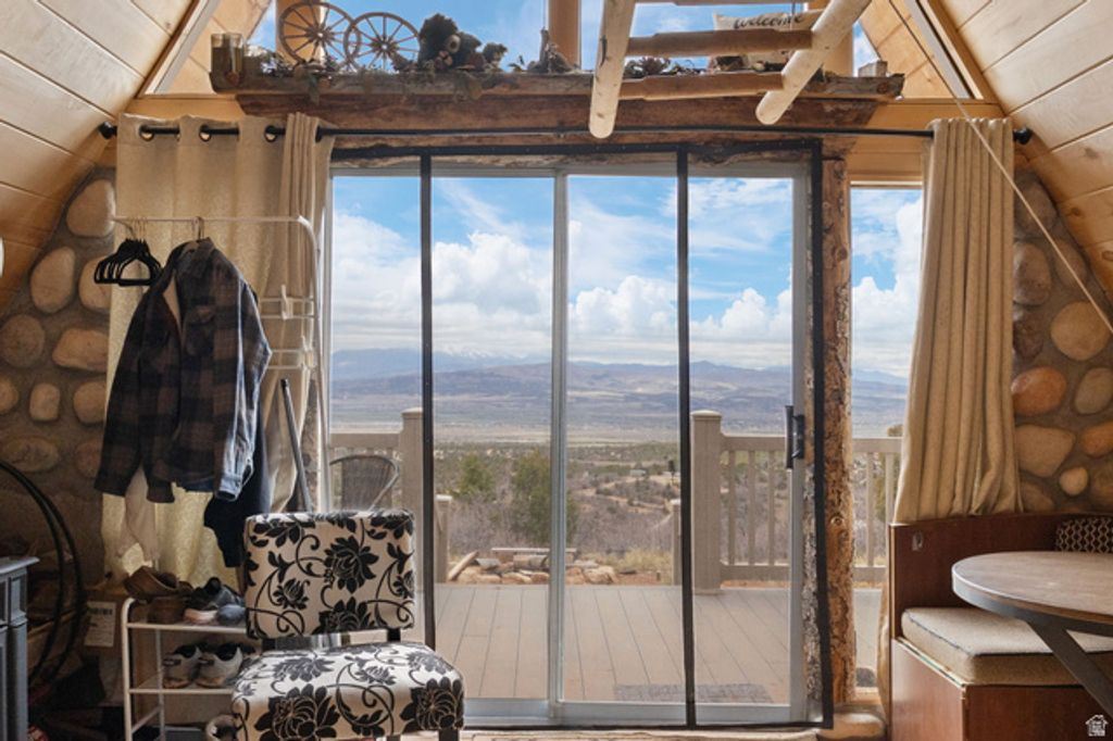 Image 19 of property listing at 116 N OAK CREST DR, Mt Pleasant, UT 84647