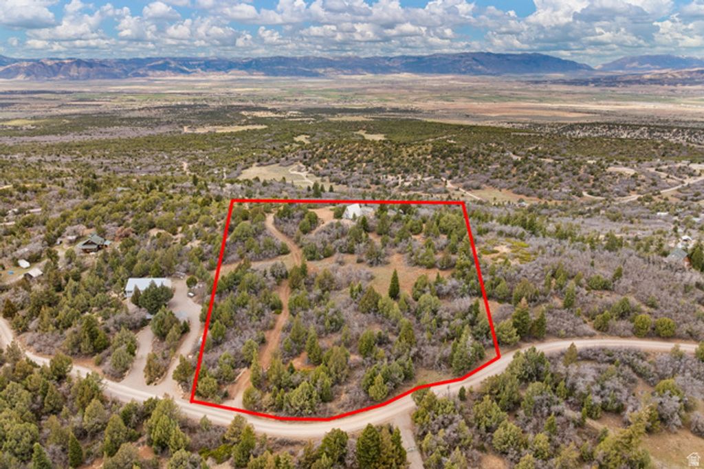 Image 36 of property listing at 116 N OAK CREST DR, Mt Pleasant, UT 84647