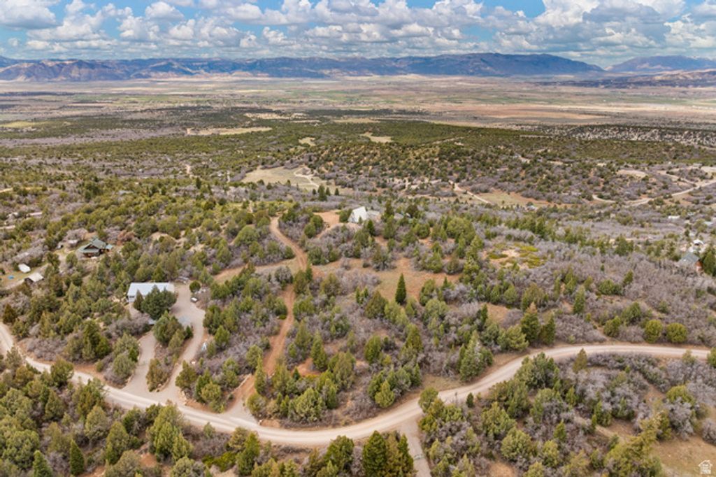 Image 37 of property listing at 116 N OAK CREST DR, Mt Pleasant, UT 84647