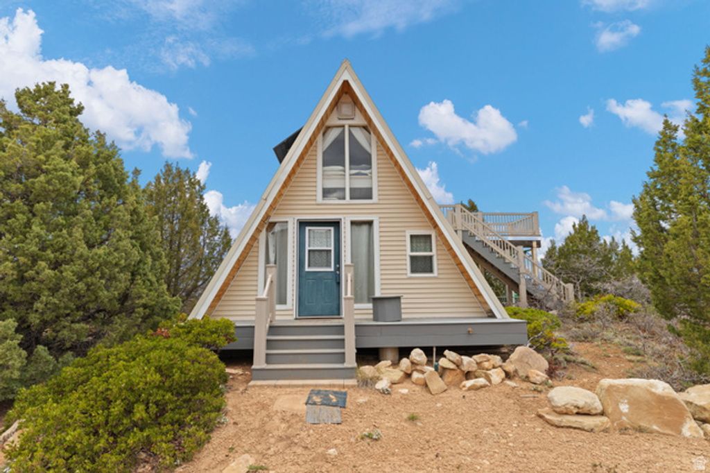Image 5 of property listing at 116 N OAK CREST DR, Mt Pleasant, UT 84647