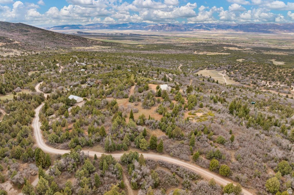 Image 47 of property listing at 116 N OAK CREST DR, Mt Pleasant, UT 84647