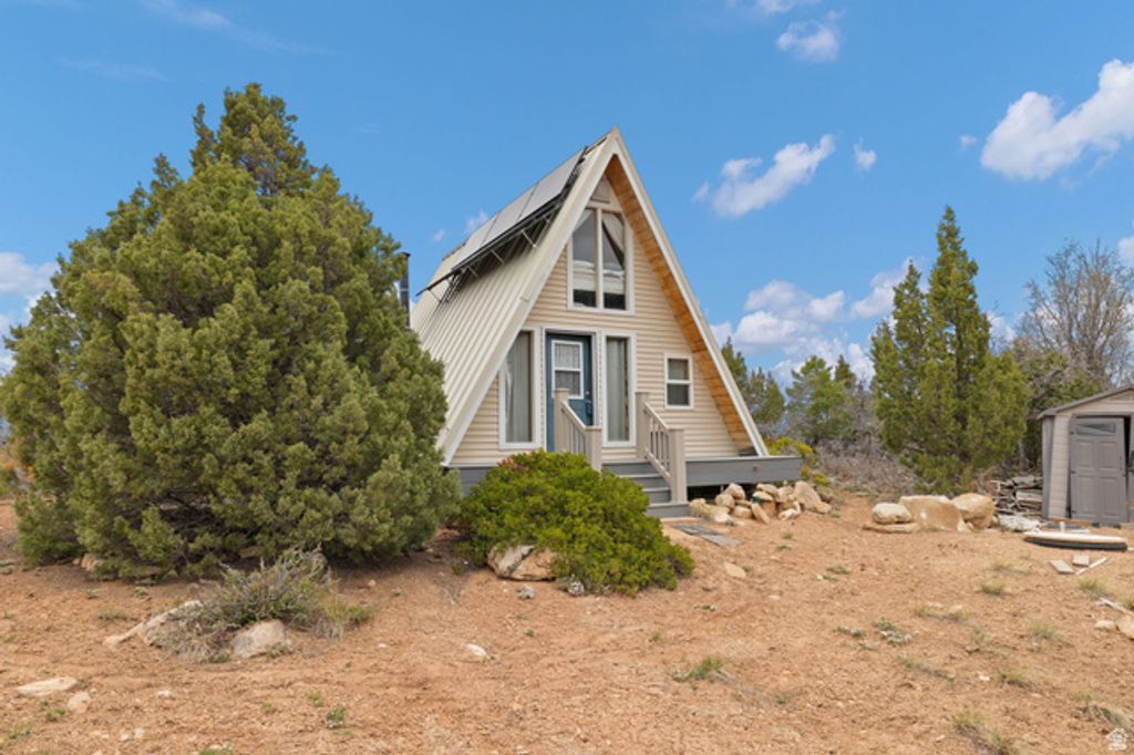 Image 6 of property listing at 116 N OAK CREST DR, Mt Pleasant, UT 84647