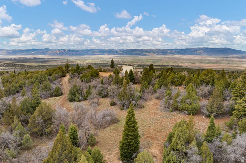 Image 52 of property listing at 116 N OAK CREST DR, Mt Pleasant, UT 84647