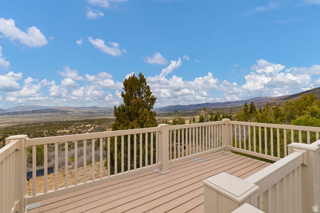 Image 7 of property listing at 116 N OAK CREST DR, Mt Pleasant, UT 84647