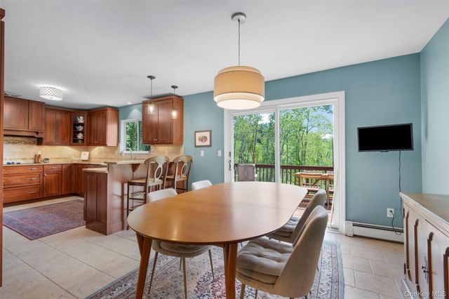 42 Hollow Oak Road, Chappaqua, NY 10514