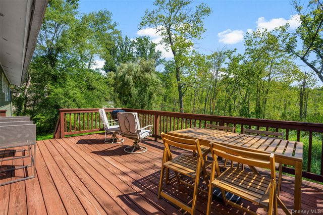 42 Hollow Oak Road, Chappaqua, NY 10514